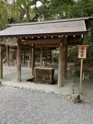 月夜見宮（豊受大神宮別宮）の{uncategorized: "未分類", other: "その他", undefined: "問題あり", building: "その他建物", grave: "お墓", sacred_gate: "鳥居", guardian: "狛犬", statue: "像", buddha: "仏像", history: "歴史", nature: "自然", garden: "庭園", animal: "動物", pagoda: "塔", temizu: "手水舎", mountain_gate: "山門・神門", sanctuary: "本殿・本堂", subordinate: "末社・摂社", art: "芸術", scenery: "景色", jizo: "地蔵", ema: "絵馬", goshuin: "御朱印", omikuji: "おみくじ", items: "授与品その他", amulet: "お守り", goshuincho: "御朱印帳", eats: "食事", festival: "お祭り", votive_dance: "神楽", shichigosan: "七五三参", wedding: "結婚式", experience: "体験その他", initially: "初詣", around: "周辺", anti_infection: "感染症対策"}