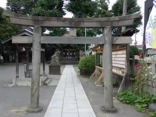 六所神社の鳥居