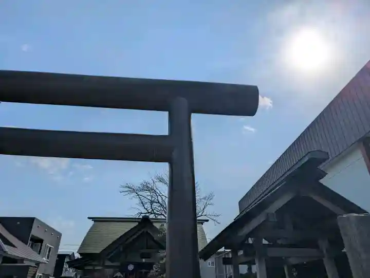 亀田龍神社の{uncategorized: "未分類", other: "その他", undefined: "問題あり", building: "その他建物", grave: "お墓", sacred_gate: "鳥居", guardian: "狛犬", statue: "像", buddha: "仏像", history: "歴史", nature: "自然", garden: "庭園", animal: "動物", pagoda: "塔", temizu: "手水舎", mountain_gate: "山門・神門", sanctuary: "本殿・本堂", subordinate: "末社・摂社", art: "芸術", scenery: "景色", jizo: "地蔵", ema: "絵馬", goshuin: "御朱印", omikuji: "おみくじ", items: "授与品その他", amulet: "お守り", goshuincho: "御朱印帳", eats: "食事", festival: "お祭り", votive_dance: "神楽", shichigosan: "七五三参", wedding: "結婚式", experience: "体験その他", initially: "初詣", around: "周辺", anti_infection: "感染症対策"}