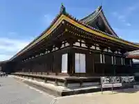 蓮華王院(三十三間堂)の{uncategorized: "未分類", other: "その他", undefined: "問題あり", building: "その他建物", grave: "お墓", sacred_gate: "鳥居", guardian: "狛犬", statue: "像", buddha: "仏像", history: "歴史", nature: "自然", garden: "庭園", animal: "動物", pagoda: "塔", temizu: "手水舎", mountain_gate: "山門・神門", sanctuary: "本殿・本堂", subordinate: "末社・摂社", art: "芸術", scenery: "景色", jizo: "地蔵", ema: "絵馬", goshuin: "御朱印", omikuji: "おみくじ", items: "授与品その他", amulet: "お守り", goshuincho: "御朱印帳", eats: "食事", festival: "お祭り", votive_dance: "神楽", shichigosan: "七五三参", wedding: "結婚式", experience: "体験その他", initially: "初詣", around: "周辺", anti_infection: "感染症対策"}