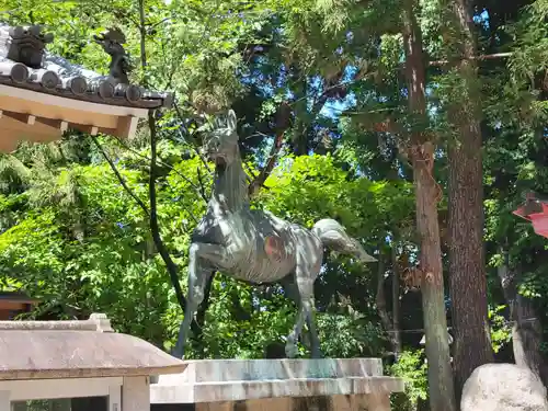 漆部神社の狛犬