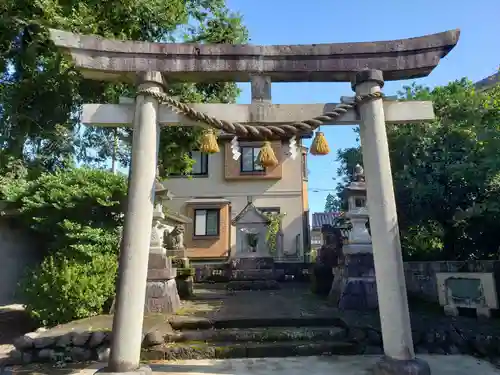 白山社の鳥居