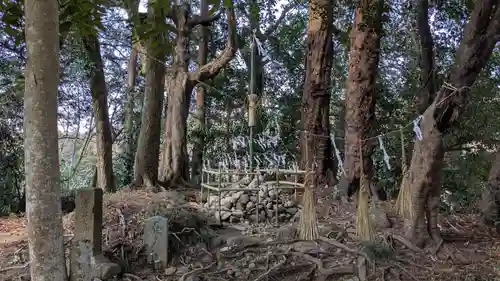 出羽神社の庭園