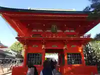 穴八幡宮の山門・神門
