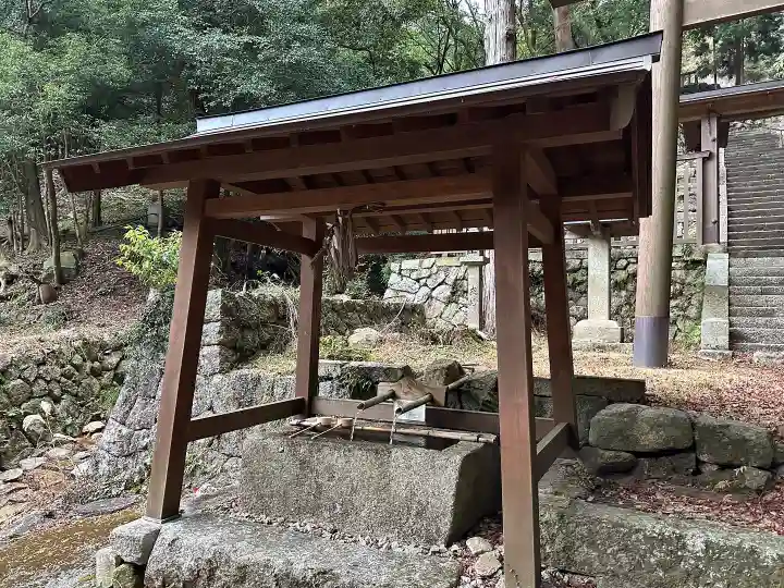 片山神社の手水舎