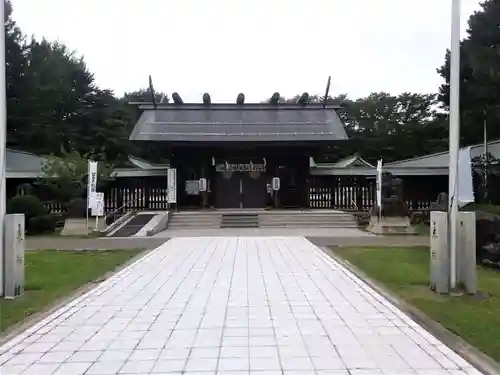 札幌護國神社の山門・神門