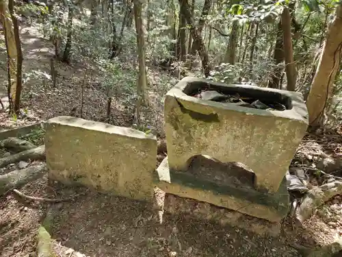 裸石神社の手水舎