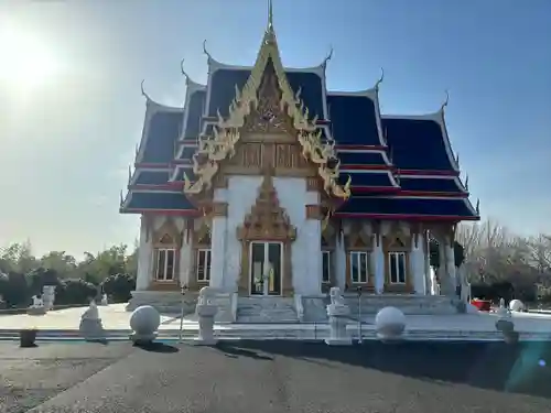 ワットパクナム日本別院の本殿・本堂