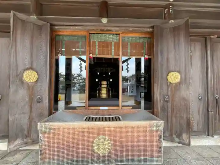 函館護國神社の{uncategorized: "未分類", other: "その他", undefined: "問題あり", building: "その他建物", grave: "お墓", sacred_gate: "鳥居", guardian: "狛犬", statue: "像", buddha: "仏像", history: "歴史", nature: "自然", garden: "庭園", animal: "動物", pagoda: "塔", temizu: "手水舎", mountain_gate: "山門・神門", sanctuary: "本殿・本堂", subordinate: "末社・摂社", art: "芸術", scenery: "景色", jizo: "地蔵", ema: "絵馬", goshuin: "御朱印", omikuji: "おみくじ", items: "授与品その他", amulet: "お守り", goshuincho: "御朱印帳", eats: "食事", festival: "お祭り", votive_dance: "神楽", shichigosan: "七五三参", wedding: "結婚式", experience: "体験その他", initially: "初詣", around: "周辺", anti_infection: "感染症対策"}