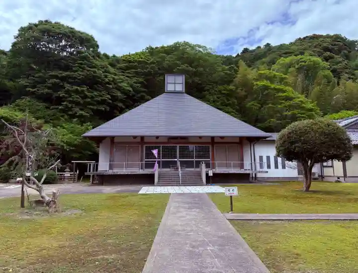 常高寺の{uncategorized: "未分類", other: "その他", undefined: "問題あり", building: "その他建物", grave: "お墓", sacred_gate: "鳥居", guardian: "狛犬", statue: "像", buddha: "仏像", history: "歴史", nature: "自然", garden: "庭園", animal: "動物", pagoda: "塔", temizu: "手水舎", mountain_gate: "山門・神門", sanctuary: "本殿・本堂", subordinate: "末社・摂社", art: "芸術", scenery: "景色", jizo: "地蔵", ema: "絵馬", goshuin: "御朱印", omikuji: "おみくじ", items: "授与品その他", amulet: "お守り", goshuincho: "御朱印帳", eats: "食事", festival: "お祭り", votive_dance: "神楽", shichigosan: "七五三参", wedding: "結婚式", experience: "体験その他", initially: "初詣", around: "周辺", anti_infection: "感染症対策"}