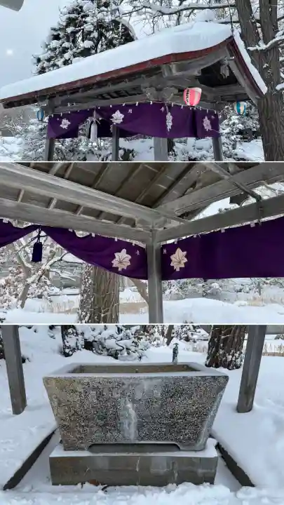 秋葉神社の{uncategorized: "未分類", other: "その他", undefined: "問題あり", building: "その他建物", grave: "お墓", sacred_gate: "鳥居", guardian: "狛犬", statue: "像", buddha: "仏像", history: "歴史", nature: "自然", garden: "庭園", animal: "動物", pagoda: "塔", temizu: "手水舎", mountain_gate: "山門・神門", sanctuary: "本殿・本堂", subordinate: "末社・摂社", art: "芸術", scenery: "景色", jizo: "地蔵", ema: "絵馬", goshuin: "御朱印", omikuji: "おみくじ", items: "授与品その他", amulet: "お守り", goshuincho: "御朱印帳", eats: "食事", festival: "お祭り", votive_dance: "神楽", shichigosan: "七五三参", wedding: "結婚式", experience: "体験その他", initially: "初詣", around: "周辺", anti_infection: "感染症対策"}