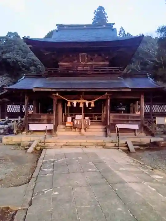 古熊神社の{uncategorized: "未分類", other: "その他", undefined: "問題あり", building: "その他建物", grave: "お墓", sacred_gate: "鳥居", guardian: "狛犬", statue: "像", buddha: "仏像", history: "歴史", nature: "自然", garden: "庭園", animal: "動物", pagoda: "塔", temizu: "手水舎", mountain_gate: "山門・神門", sanctuary: "本殿・本堂", subordinate: "末社・摂社", art: "芸術", scenery: "景色", jizo: "地蔵", ema: "絵馬", goshuin: "御朱印", omikuji: "おみくじ", items: "授与品その他", amulet: "お守り", goshuincho: "御朱印帳", eats: "食事", festival: "お祭り", votive_dance: "神楽", shichigosan: "七五三参", wedding: "結婚式", experience: "体験その他", initially: "初詣", around: "周辺", anti_infection: "感染症対策"}