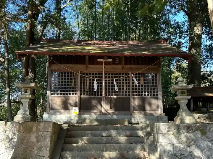 大宮飯沼神社の{uncategorized: "未分類", other: "その他", undefined: "問題あり", building: "その他建物", grave: "お墓", sacred_gate: "鳥居", guardian: "狛犬", statue: "像", buddha: "仏像", history: "歴史", nature: "自然", garden: "庭園", animal: "動物", pagoda: "塔", temizu: "手水舎", mountain_gate: "山門・神門", sanctuary: "本殿・本堂", subordinate: "末社・摂社", art: "芸術", scenery: "景色", jizo: "地蔵", ema: "絵馬", goshuin: "御朱印", omikuji: "おみくじ", items: "授与品その他", amulet: "お守り", goshuincho: "御朱印帳", eats: "食事", festival: "お祭り", votive_dance: "神楽", shichigosan: "七五三参", wedding: "結婚式", experience: "体験その他", initially: "初詣", around: "周辺", anti_infection: "感染症対策"}
