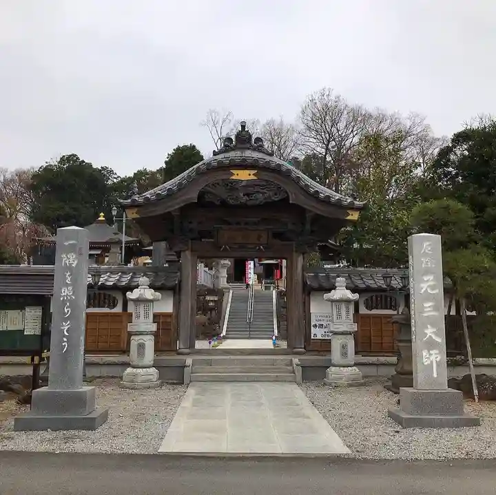 寺岡山元三大師の山門・神門