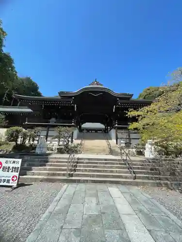 近江神宮の山門・神門