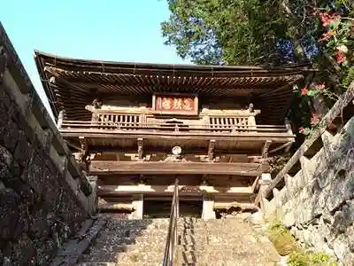 蒼龍山保寿寺の山門