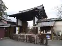 新薬師寺の山門・神門