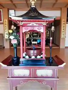 西方山極楽寺の本殿・本堂 2022年05月03日(火)〜(2022年04月27日(水) 22時51分12秒投稿)