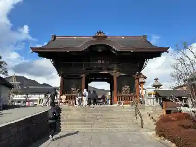 善光寺の{uncategorized: "未分類", other: "その他", undefined: "問題あり", building: "その他建物", grave: "お墓", sacred_gate: "鳥居", guardian: "狛犬", statue: "像", buddha: "仏像", history: "歴史", nature: "自然", garden: "庭園", animal: "動物", pagoda: "塔", temizu: "手水舎", mountain_gate: "山門・神門", sanctuary: "本殿・本堂", subordinate: "末社・摂社", art: "芸術", scenery: "景色", jizo: "地蔵", ema: "絵馬", goshuin: "御朱印", omikuji: "おみくじ", items: "授与品その他", amulet: "お守り", goshuincho: "御朱印帳", eats: "食事", festival: "お祭り", votive_dance: "神楽", shichigosan: "七五三参", wedding: "結婚式", experience: "体験その他", initially: "初詣", around: "周辺", anti_infection: "感染症対策"}