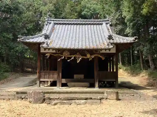 岡八幡神社の本殿・本堂