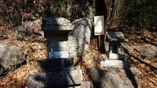 酒折宮の末社・摂社