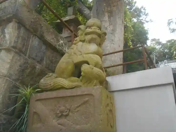 諏訪神社の狛犬