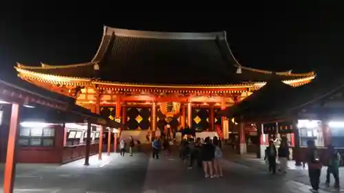 浅草寺の本殿