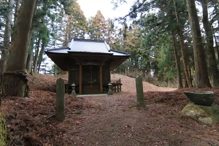飯豊神社の本殿・本堂
