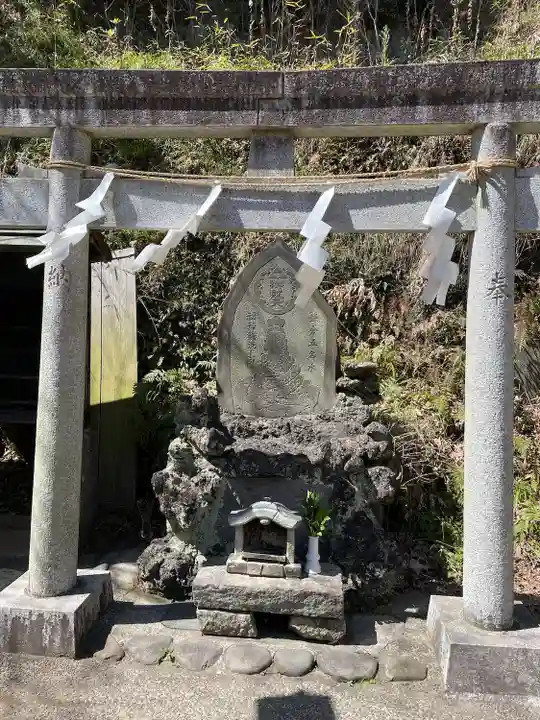 銭洗弁財天宇賀福神社(神奈川県)