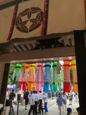 服織神社（真清田神社境内社）の山門・神門