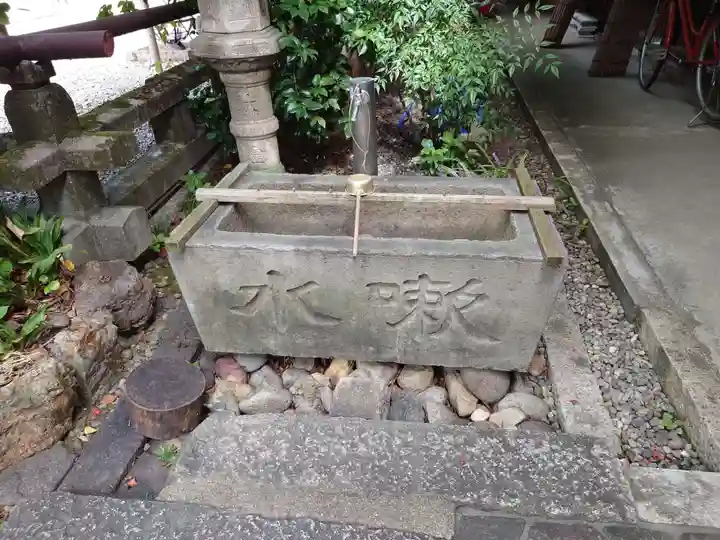 溝旗神社(肇國神社)の手水舎