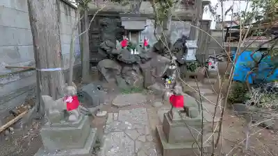 日枝神社の{uncategorized: "未分類", other: "その他", undefined: "問題あり", building: "その他建物", grave: "お墓", sacred_gate: "鳥居", guardian: "狛犬", statue: "像", buddha: "仏像", history: "歴史", nature: "自然", garden: "庭園", animal: "動物", pagoda: "塔", temizu: "手水舎", mountain_gate: "山門・神門", sanctuary: "本殿・本堂", subordinate: "末社・摂社", art: "芸術", scenery: "景色", jizo: "地蔵", ema: "絵馬", goshuin: "御朱印", omikuji: "おみくじ", items: "授与品その他", amulet: "お守り", goshuincho: "御朱印帳", eats: "食事", festival: "お祭り", votive_dance: "神楽", shichigosan: "七五三参", wedding: "結婚式", experience: "体験その他", initially: "初詣", around: "周辺", anti_infection: "感染症対策"}