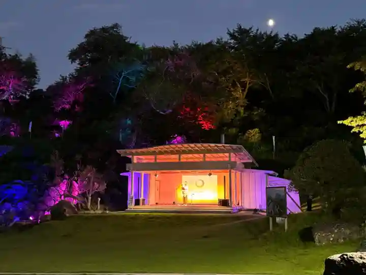 金蛇水神社の{uncategorized: "未分類", other: "その他", undefined: "問題あり", building: "その他建物", grave: "お墓", sacred_gate: "鳥居", guardian: "狛犬", statue: "像", buddha: "仏像", history: "歴史", nature: "自然", garden: "庭園", animal: "動物", pagoda: "塔", temizu: "手水舎", mountain_gate: "山門・神門", sanctuary: "本殿・本堂", subordinate: "末社・摂社", art: "芸術", scenery: "景色", jizo: "地蔵", ema: "絵馬", goshuin: "御朱印", omikuji: "おみくじ", items: "授与品その他", amulet: "お守り", goshuincho: "御朱印帳", eats: "食事", festival: "お祭り", votive_dance: "神楽", shichigosan: "七五三参", wedding: "結婚式", experience: "体験その他", initially: "初詣", around: "周辺", anti_infection: "感染症対策"}