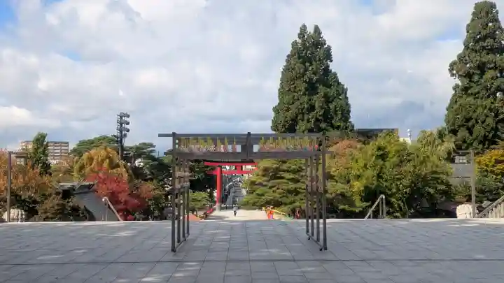 盛岡八幡宮の{uncategorized: "未分類", other: "その他", undefined: "問題あり", building: "その他建物", grave: "お墓", sacred_gate: "鳥居", guardian: "狛犬", statue: "像", buddha: "仏像", history: "歴史", nature: "自然", garden: "庭園", animal: "動物", pagoda: "塔", temizu: "手水舎", mountain_gate: "山門・神門", sanctuary: "本殿・本堂", subordinate: "末社・摂社", art: "芸術", scenery: "景色", jizo: "地蔵", ema: "絵馬", goshuin: "御朱印", omikuji: "おみくじ", items: "授与品その他", amulet: "お守り", goshuincho: "御朱印帳", eats: "食事", festival: "お祭り", votive_dance: "神楽", shichigosan: "七五三参", wedding: "結婚式", experience: "体験その他", initially: "初詣", around: "周辺", anti_infection: "感染症対策"}