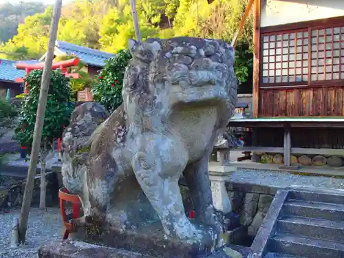 神明神社の狛犬