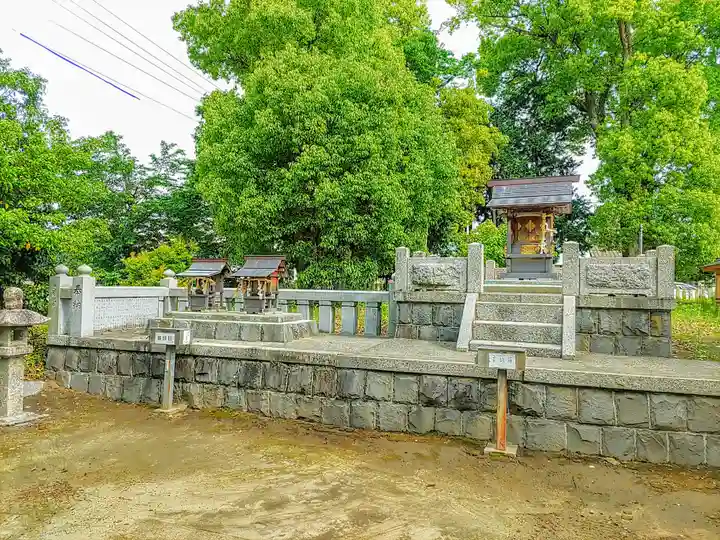 前利神社の末社・摂社