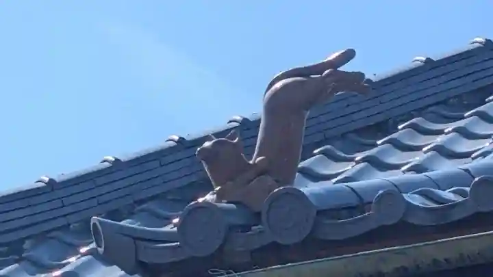 稲荷神社の{uncategorized: "未分類", other: "その他", undefined: "問題あり", building: "その他建物", grave: "お墓", sacred_gate: "鳥居", guardian: "狛犬", statue: "像", buddha: "仏像", history: "歴史", nature: "自然", garden: "庭園", animal: "動物", pagoda: "塔", temizu: "手水舎", mountain_gate: "山門・神門", sanctuary: "本殿・本堂", subordinate: "末社・摂社", art: "芸術", scenery: "景色", jizo: "地蔵", ema: "絵馬", goshuin: "御朱印", omikuji: "おみくじ", items: "授与品その他", amulet: "お守り", goshuincho: "御朱印帳", eats: "食事", festival: "お祭り", votive_dance: "神楽", shichigosan: "七五三参", wedding: "結婚式", experience: "体験その他", initially: "初詣", around: "周辺", anti_infection: "感染症対策"}