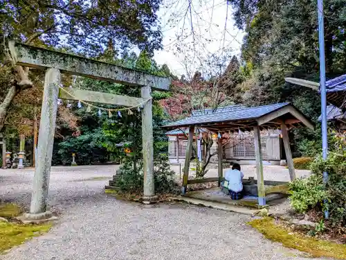 布氣皇舘太神社の手水舎