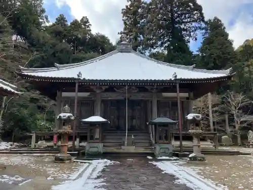 西林寺の本殿・本堂