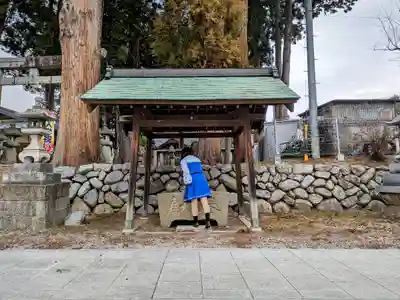 育良神社の手水舎
