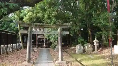 向日神社の{uncategorized: "未分類", other: "その他", undefined: "問題あり", building: "その他建物", grave: "お墓", sacred_gate: "鳥居", guardian: "狛犬", statue: "像", buddha: "仏像", history: "歴史", nature: "自然", garden: "庭園", animal: "動物", pagoda: "塔", temizu: "手水舎", mountain_gate: "山門・神門", sanctuary: "本殿・本堂", subordinate: "末社・摂社", art: "芸術", scenery: "景色", jizo: "地蔵", ema: "絵馬", goshuin: "御朱印", omikuji: "おみくじ", items: "授与品その他", amulet: "お守り", goshuincho: "御朱印帳", eats: "食事", festival: "お祭り", votive_dance: "神楽", shichigosan: "七五三参", wedding: "結婚式", experience: "体験その他", initially: "初詣", around: "周辺", anti_infection: "感染症対策"}