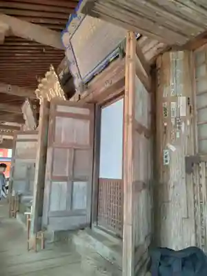 青岸渡寺の本殿・本堂