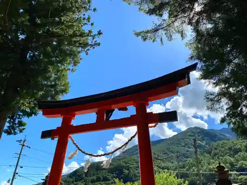 鎮神社の鳥居