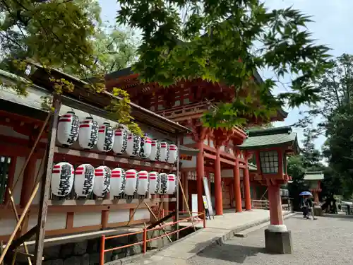 武蔵一宮氷川神社の山門・神門