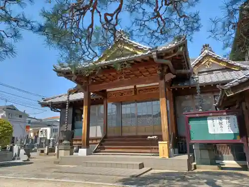 萬福寺の{uncategorized: "未分類", other: "その他", undefined: "問題あり", building: "その他建物", grave: "お墓", sacred_gate: "鳥居", guardian: "狛犬", statue: "像", buddha: "仏像", history: "歴史", nature: "自然", garden: "庭園", animal: "動物", pagoda: "塔", temizu: "手水舎", mountain_gate: "山門・神門", sanctuary: "本殿・本堂", subordinate: "末社・摂社", art: "芸術", scenery: "景色", jizo: "地蔵", ema: "絵馬", goshuin: "御朱印", omikuji: "おみくじ", items: "授与品その他", amulet: "お守り", goshuincho: "御朱印帳", eats: "食事", festival: "お祭り", votive_dance: "神楽", shichigosan: "七五三参", wedding: "結婚式", experience: "体験その他", initially: "初詣", around: "周辺", anti_infection: "感染症対策"}