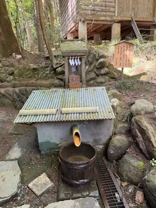 宝登山神社の{uncategorized: "未分類", other: "その他", undefined: "問題あり", building: "その他建物", grave: "お墓", sacred_gate: "鳥居", guardian: "狛犬", statue: "像", buddha: "仏像", history: "歴史", nature: "自然", garden: "庭園", animal: "動物", pagoda: "塔", temizu: "手水舎", mountain_gate: "山門・神門", sanctuary: "本殿・本堂", subordinate: "末社・摂社", art: "芸術", scenery: "景色", jizo: "地蔵", ema: "絵馬", goshuin: "御朱印", omikuji: "おみくじ", items: "授与品その他", amulet: "お守り", goshuincho: "御朱印帳", eats: "食事", festival: "お祭り", votive_dance: "神楽", shichigosan: "七五三参", wedding: "結婚式", experience: "体験その他", initially: "初詣", around: "周辺", anti_infection: "感染症対策"}