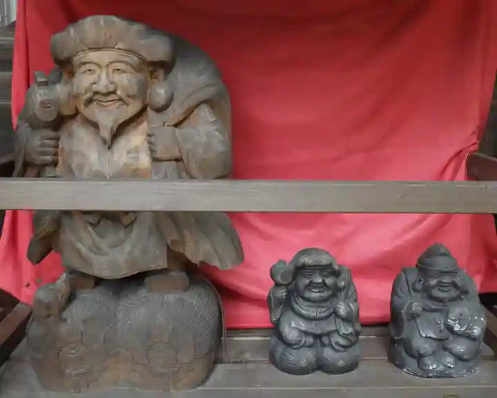 新日吉神宮の像