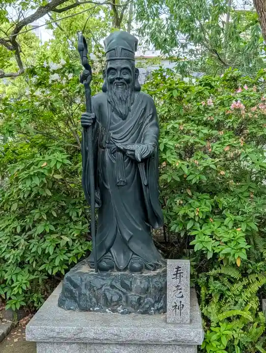 真田山 三光神社の{uncategorized: "未分類", other: "その他", undefined: "問題あり", building: "その他建物", grave: "お墓", sacred_gate: "鳥居", guardian: "狛犬", statue: "像", buddha: "仏像", history: "歴史", nature: "自然", garden: "庭園", animal: "動物", pagoda: "塔", temizu: "手水舎", mountain_gate: "山門・神門", sanctuary: "本殿・本堂", subordinate: "末社・摂社", art: "芸術", scenery: "景色", jizo: "地蔵", ema: "絵馬", goshuin: "御朱印", omikuji: "おみくじ", items: "授与品その他", amulet: "お守り", goshuincho: "御朱印帳", eats: "食事", festival: "お祭り", votive_dance: "神楽", shichigosan: "七五三参", wedding: "結婚式", experience: "体験その他", initially: "初詣", around: "周辺", anti_infection: "感染症対策"}