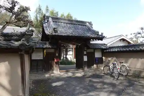 村屋坐弥冨都比売神社の山門・神門
