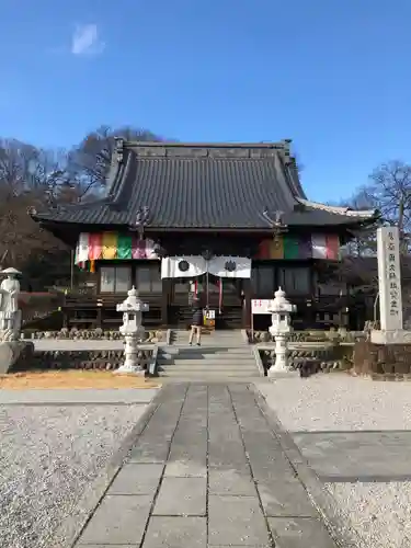 埼玉厄除け開運大師・龍泉寺（切り絵御朱印発祥の寺）の本殿